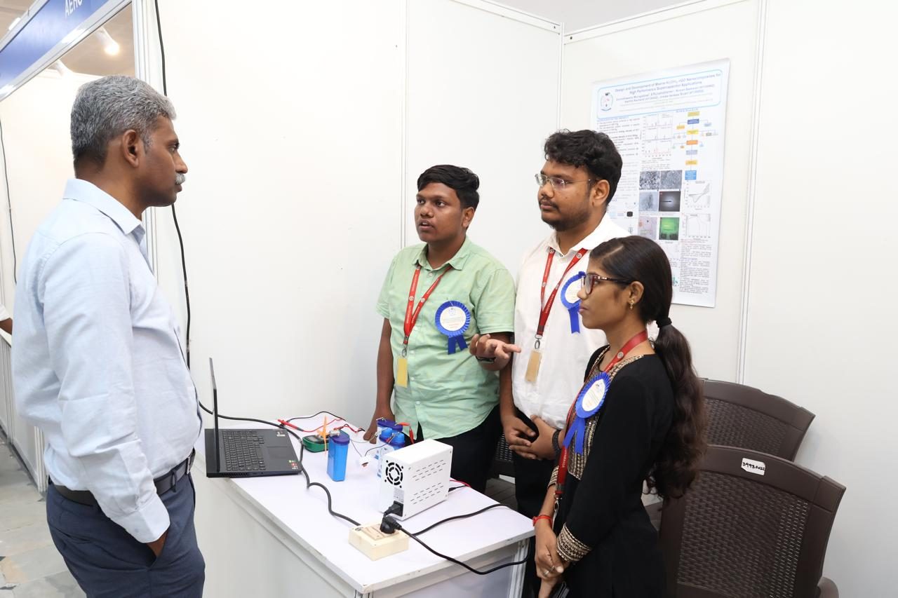Presenting the supercapacitor project to faculty